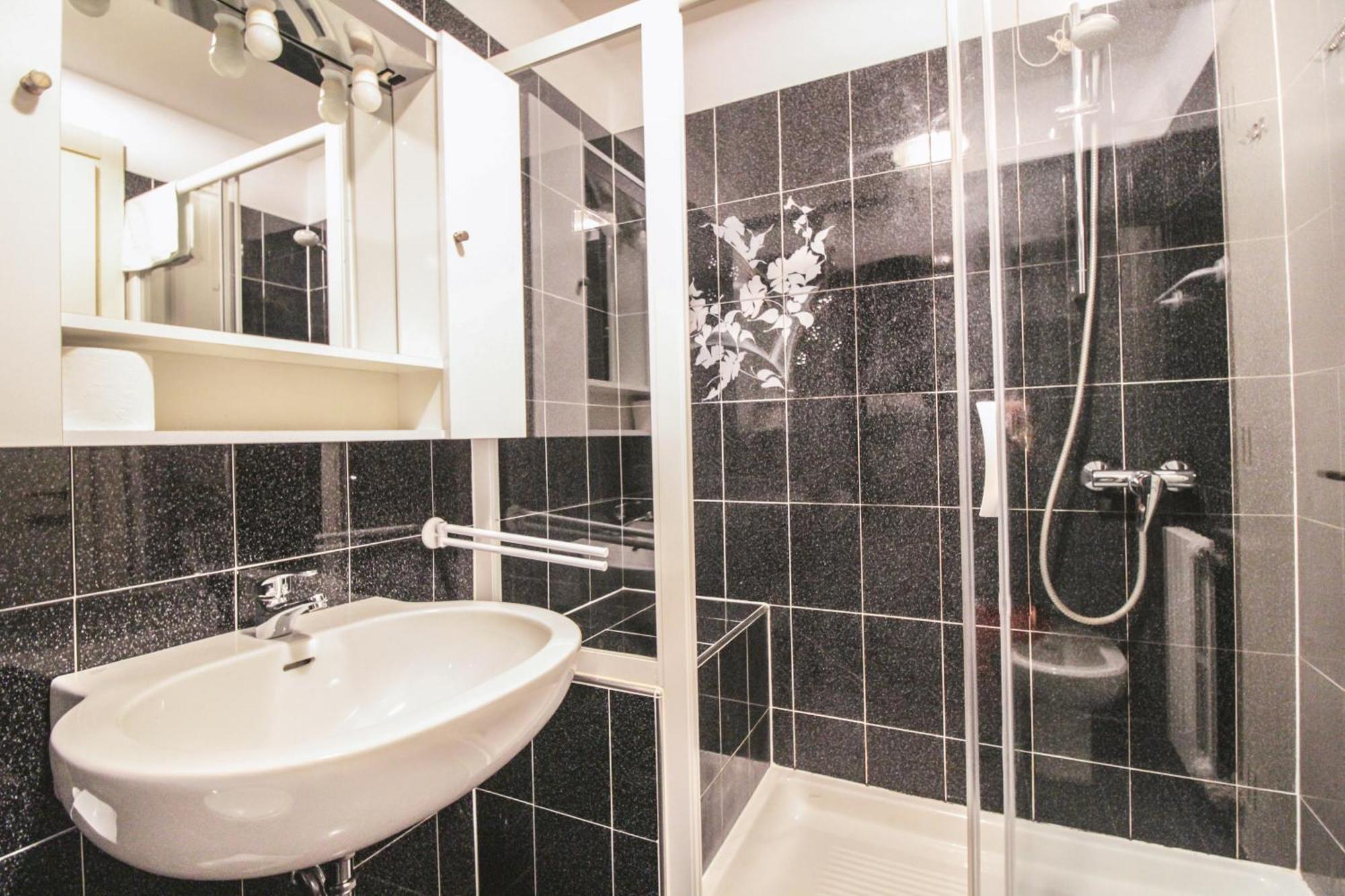 Apartamento Lario Elegante Menaggio Exterior foto